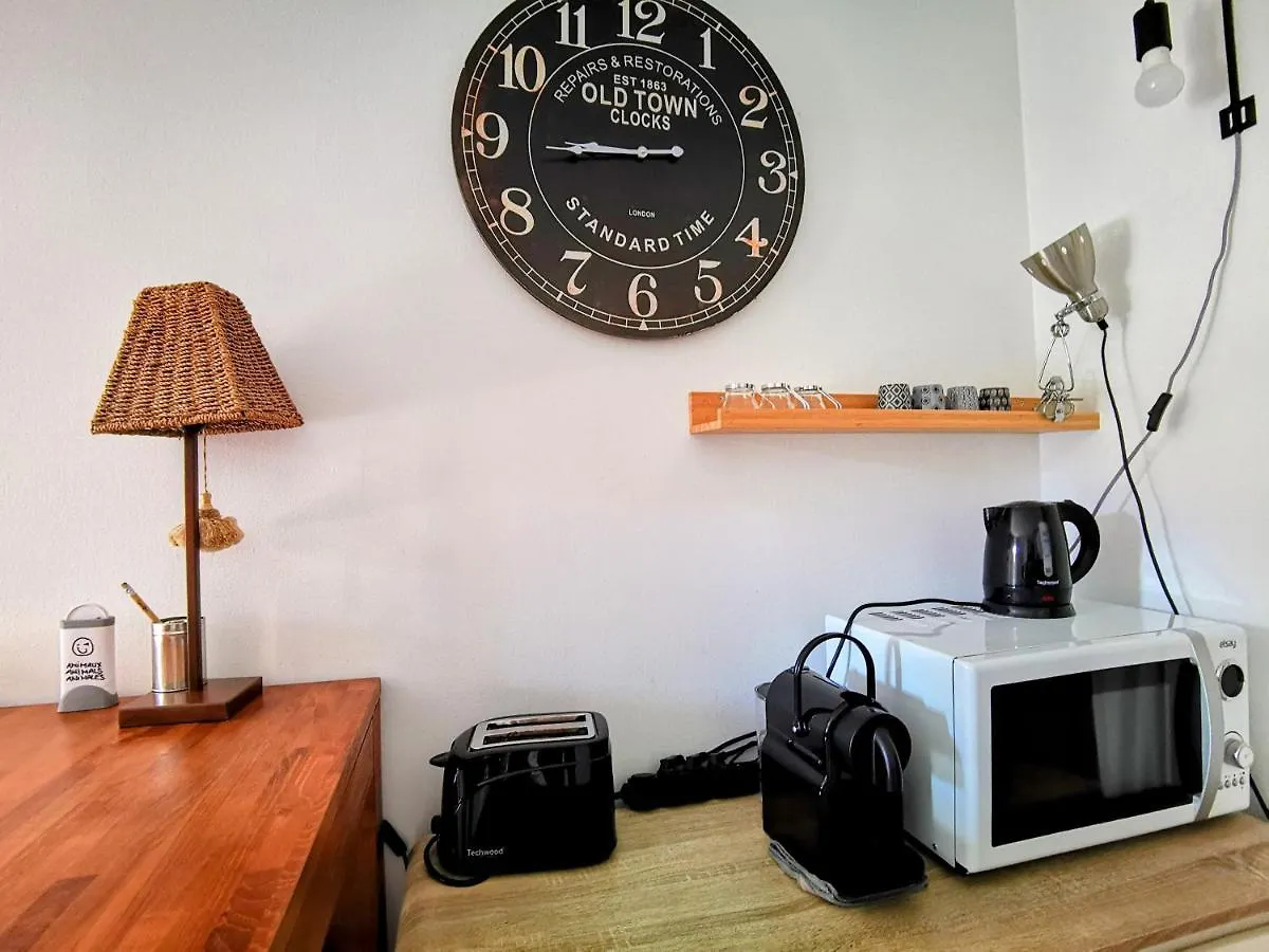 Apartamento La Bulle Bleue - Parking-Terrasse-Aeoport-Meet Blagnac 0*,  Francia